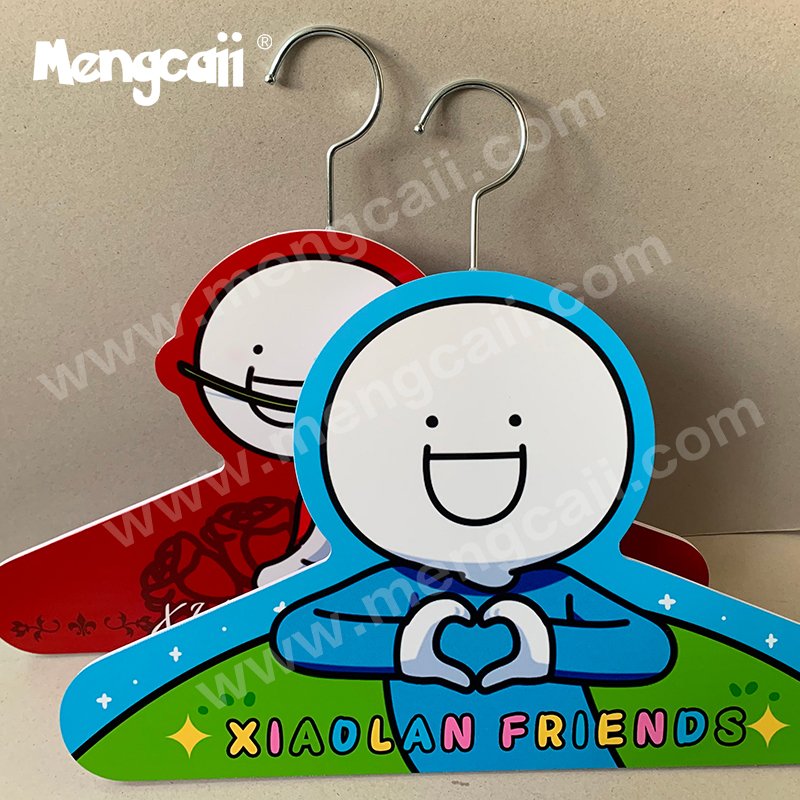 Mengcaii cartoon character paper hangers are high-quality, sustainable, environmentally friendly, fully recyclable and biodegradable fashion hangers made of high-pressure composite fiber cardboard.