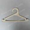 The paper-plastic clothes hanger is made of environmentally friendly and renewable paper pulp. It is 41cm long and can bear a load of about 3kg. It is recyclable and completely degradable. It is suitable for displaying adult clothing tops and pants.