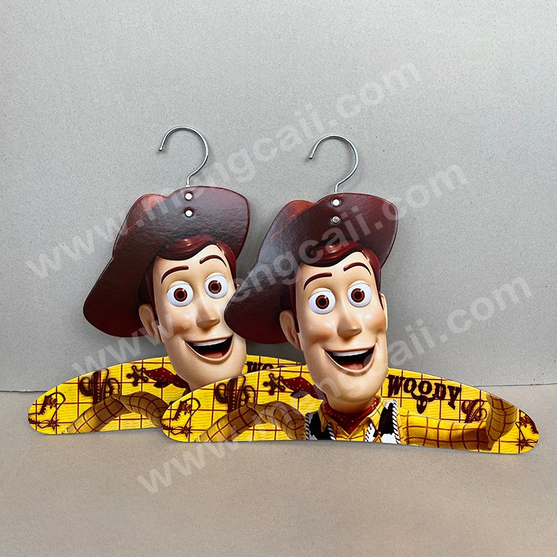 Woody character paper hangers made of renewable cardboard,Bearing 6kg. recyclable, biodegradable and eco-friendly. "Toy Story" peripherals hangers and display personalized clothing.