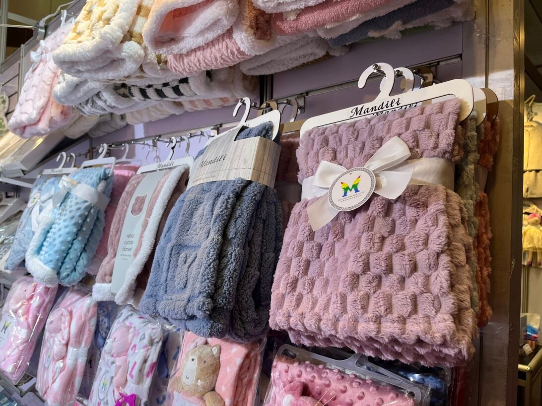 Sustainable Scarf Display Solutions: Embracing Eco-Friendly Paper Hangers: