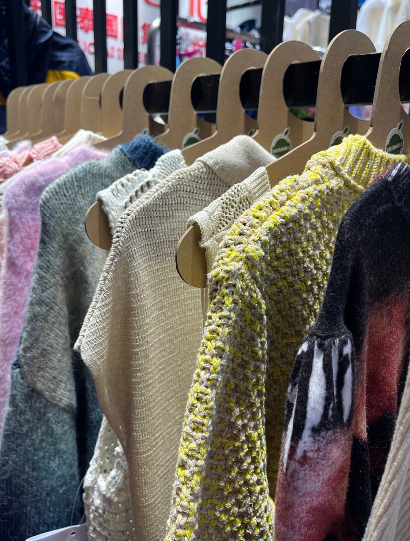 Insights into the Clothing and Footwear Market at the 137th Canton Fair and the Development Opportunities of Mengcaii Hangers