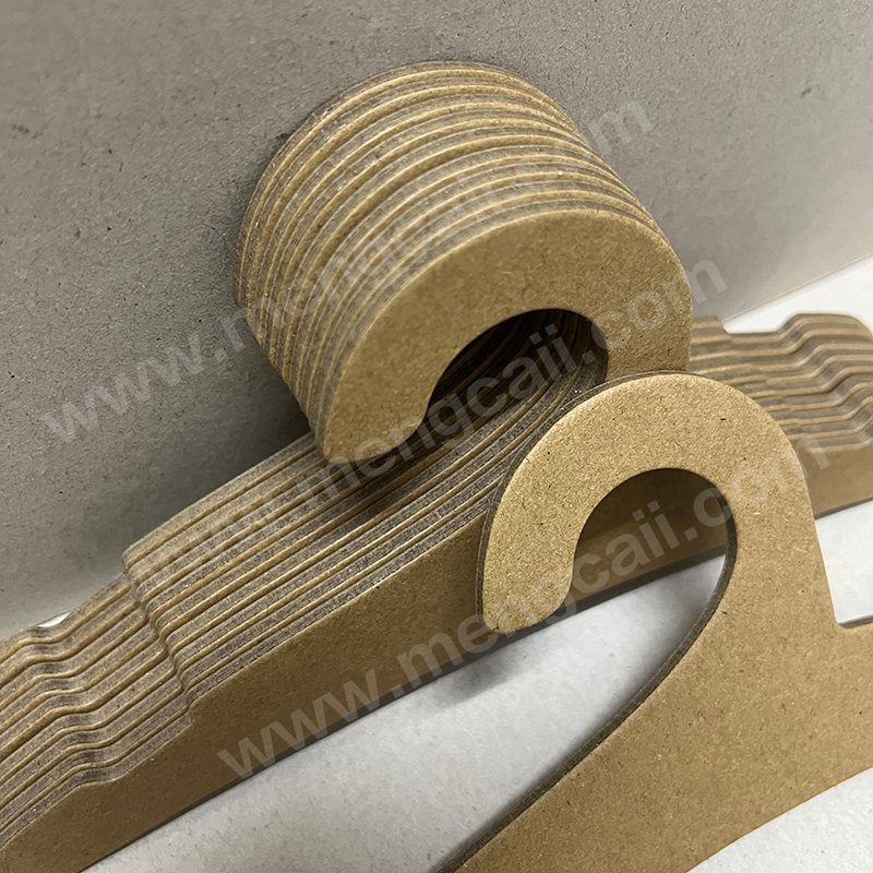 Eco-Luxury Hangers: The Green Revolutionary Force Reshaping the Fashion Industry Amidst Plastic Bans