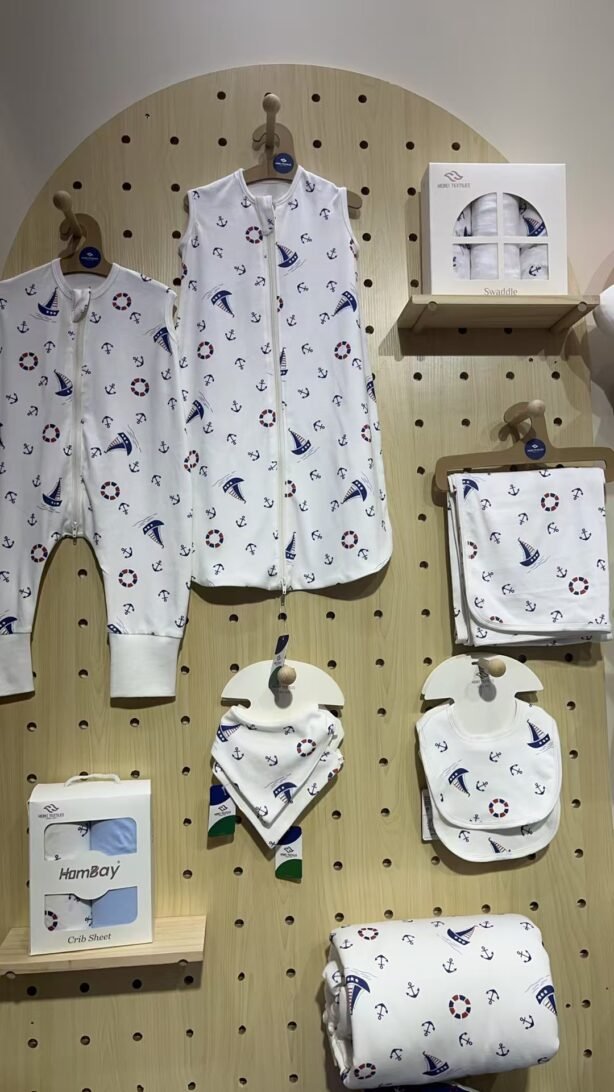 Unlocks Premium Baby Suit Paper Hanger