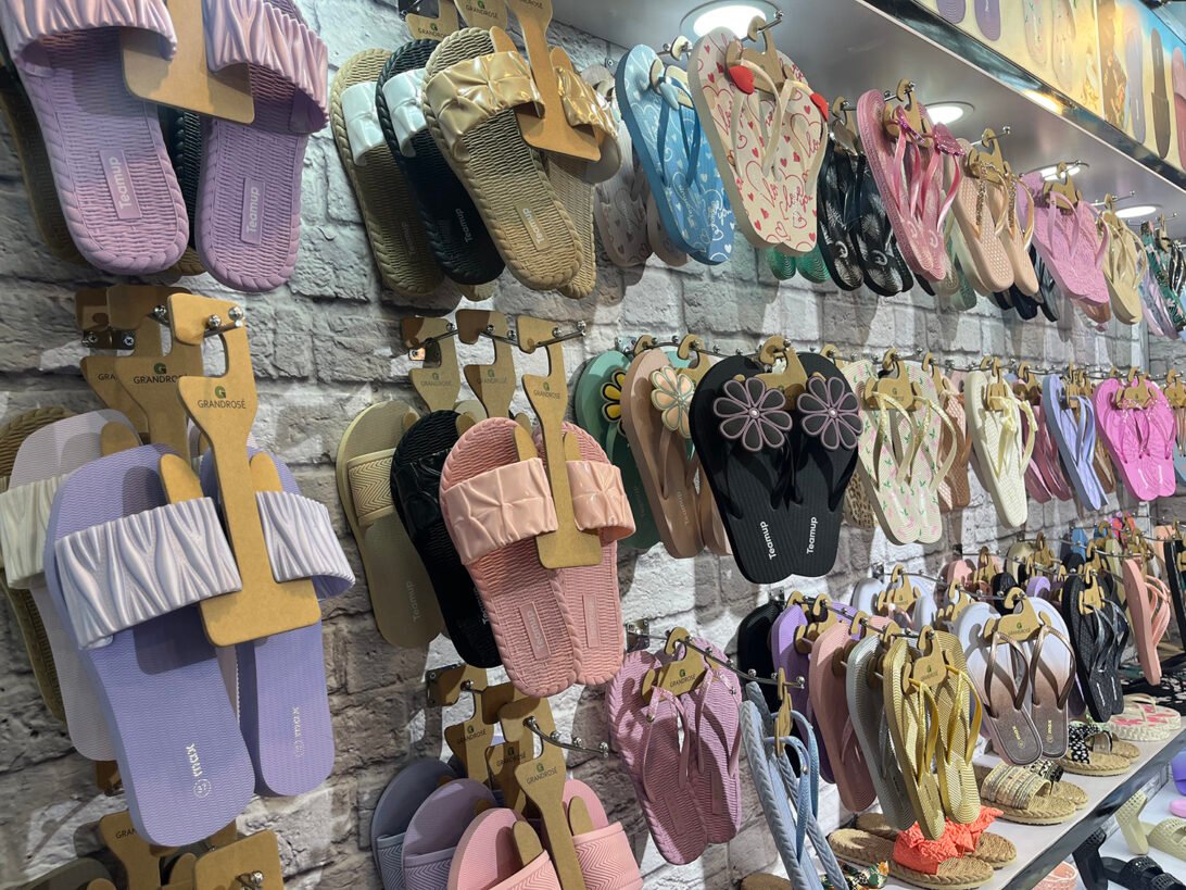 Paper Shoe Hooks: The Emerging Trend Reshaping Footwear Display in a Green World