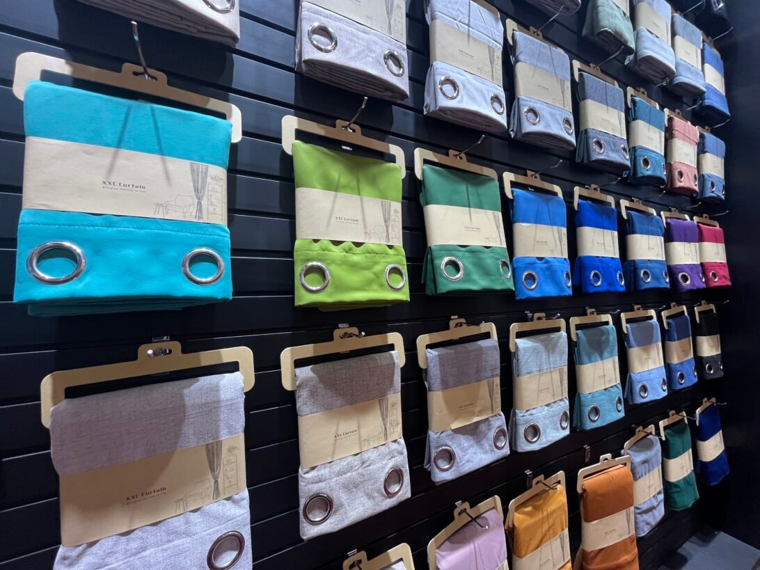 The Future of Shower Curtain Displays: How Paper Hooks Are Changing the Game
