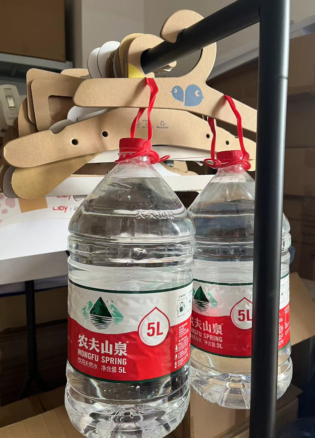 Sustainable Paper Hangers by MENGCAII: The Ultimate Eco-Friendly Choice for Apparel Brands
